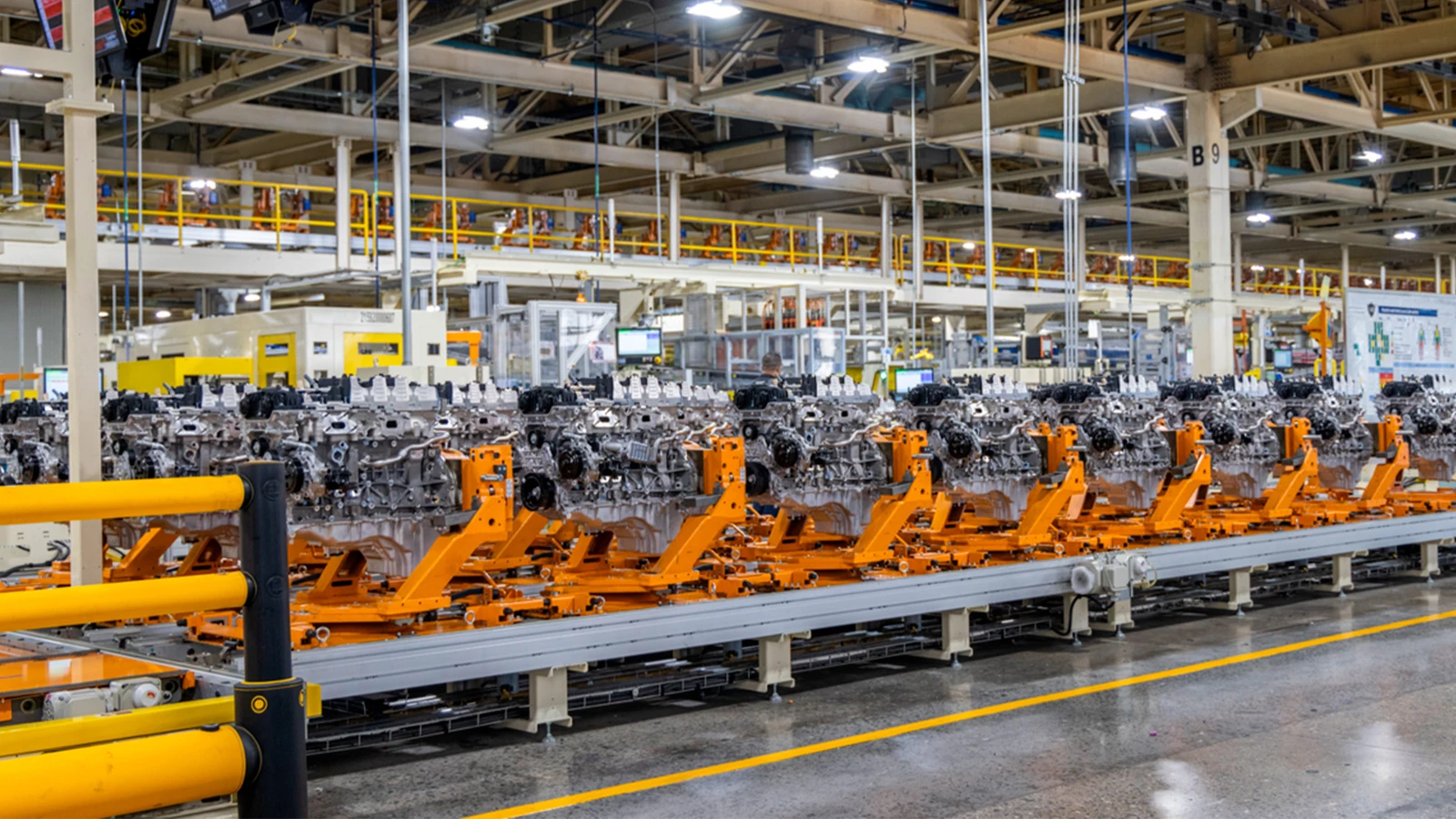 Stellantis celebra 45 a뿯½os de su planta de motores en Saltillo, M뿯½xico