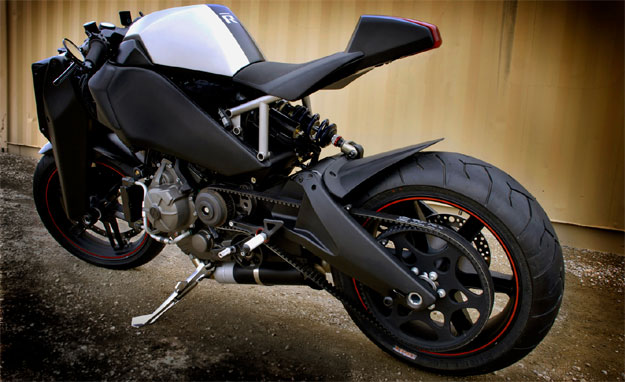 Buell 1125R por Magpul Ronin, intimidante