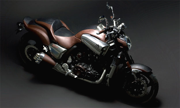 Yamaha VMax, 200 hp vestidos por Hermes