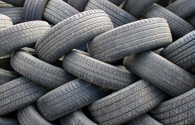 Necesito cambiar las llantas de mi auto, ¿Qué pasa si le pongo unas más grandes o más chicas?