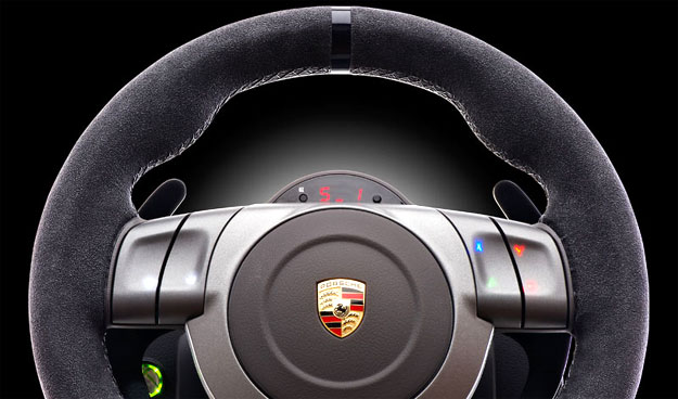 Volante Fanatec Porsche 911 GT2, réplica para el uso en videojuegos