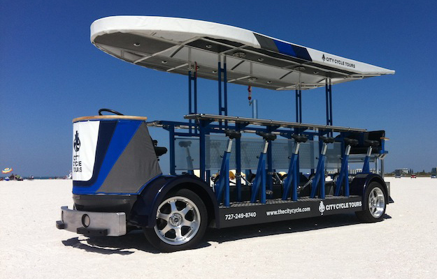 City Cycle para pedalear entre 12 personas