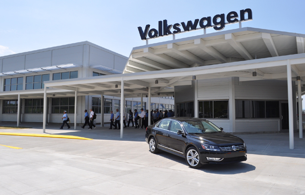 Volkswagen inaugura planta en Chattanooga, EUA