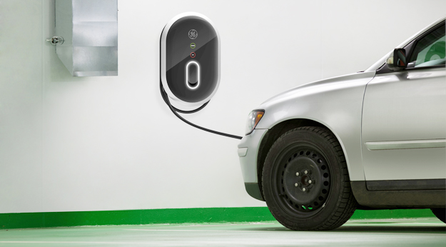 Leyes y regulaciones toda la vida Fanático GE estrena cargador de autos eléctricos para el hogar