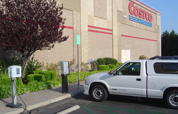 Costco remueve sus cargadores para vehículos eléctricos