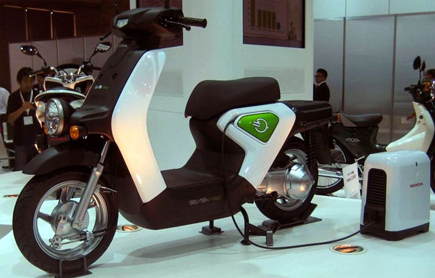 La motoneta EV Neo de Honda será producida para finales del 2010
