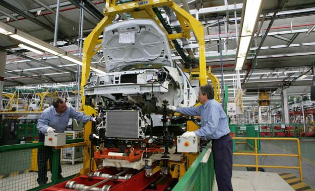 La producción y exportación de autos sigue en alza