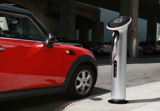 GE lanza nuevo cargador para autos eléctricos