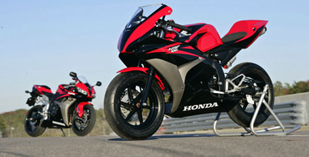 Honda NSF 100, una moto para iniciarse en las competencias.