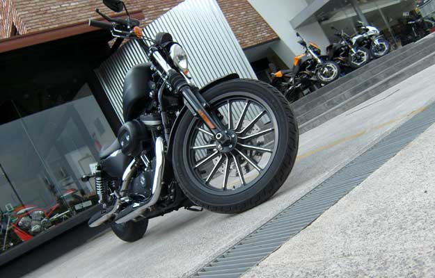Harley Davidson Iron 883, primer contacto
