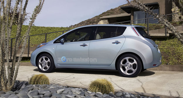 Nissan y Hertz se asocian para la rente de autos eléctricos en 2011