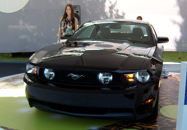 Ford Mustang 2011 presenta tres renovadas versiones en el Concurso de la Elegancia