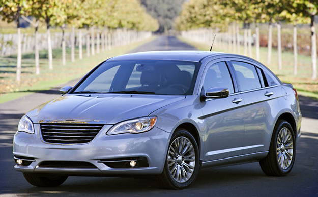 Chrysler 200 2011: A semanas de iniciar su venta