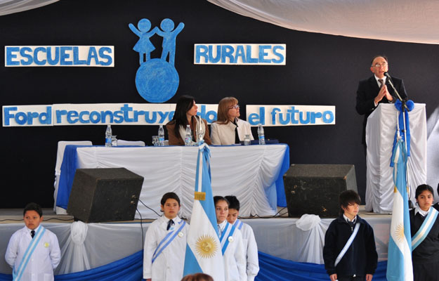 Ford reinaugura escuela en Tucuman