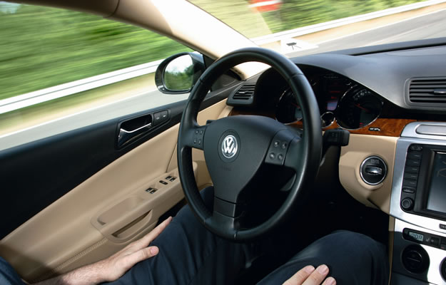 Volkswagen presenta un sistema de Piloto Automático temporal