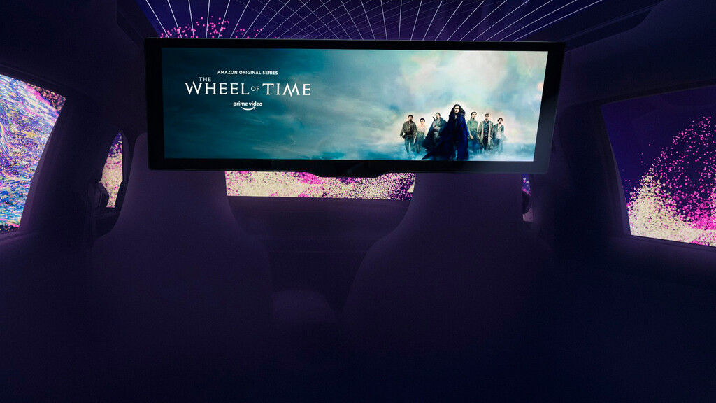 BMW convierte el asiento trasero en un cine gracias a una pantalla de 31”