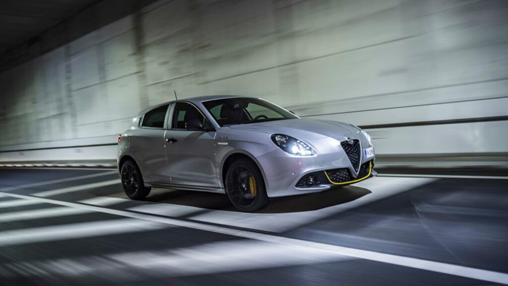 Adiós al Alfa Romeo Giulietta: el compacto italiano deja de fabricarse y su  sitio lo ocupará un nuevo SUV