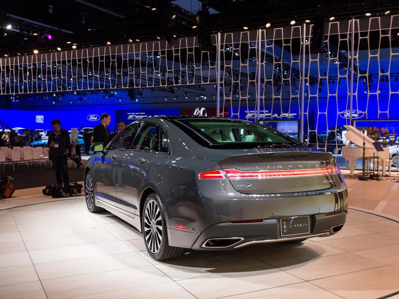 Lincoln MKZ 2017 se presenta