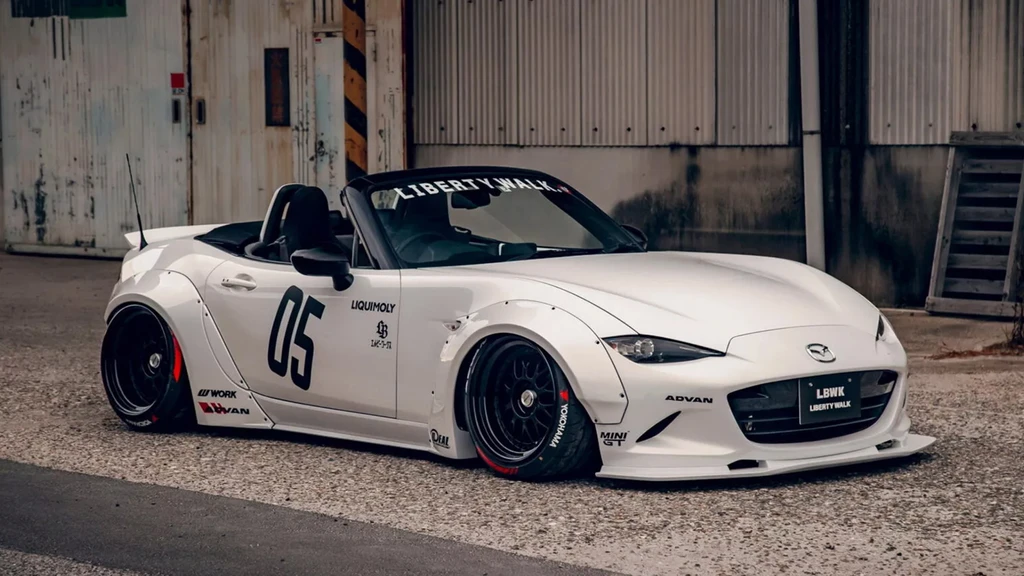 Mazda MX5 por Liberty Walk, estilo extra para el Tokyo Auto Salon 2025
