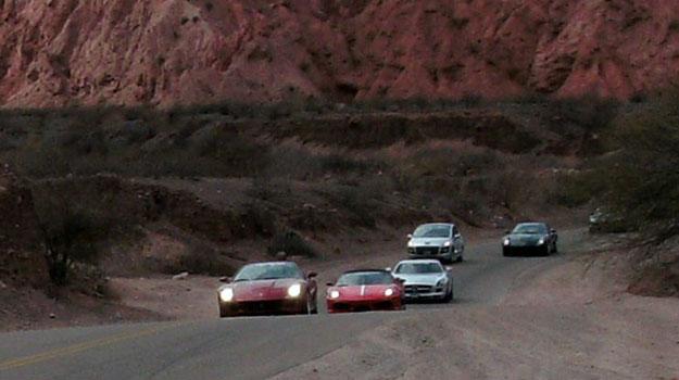 Una caravana de Ferrari en el Noroeste Argentino