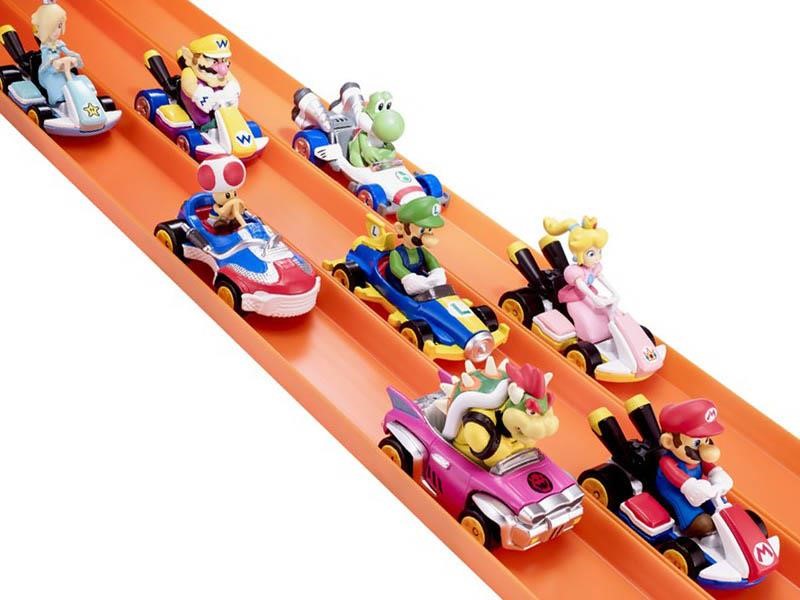 Hot Wheels Mario Kart Primera Aparición Pack con 4 Mini Coches de Juguete con Personaje Color/Modelo Surtido Coche de Juguete Mattel GBG29 Yoshi Vehiculos