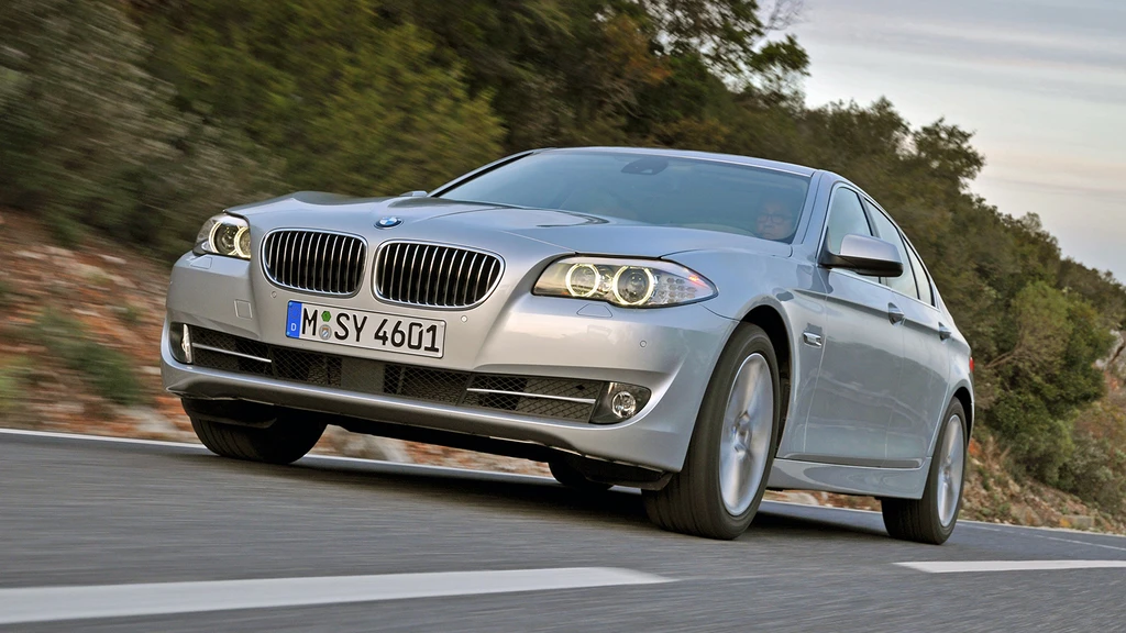 BMW Serie 5 2011: Reinventando el lujo deportivo