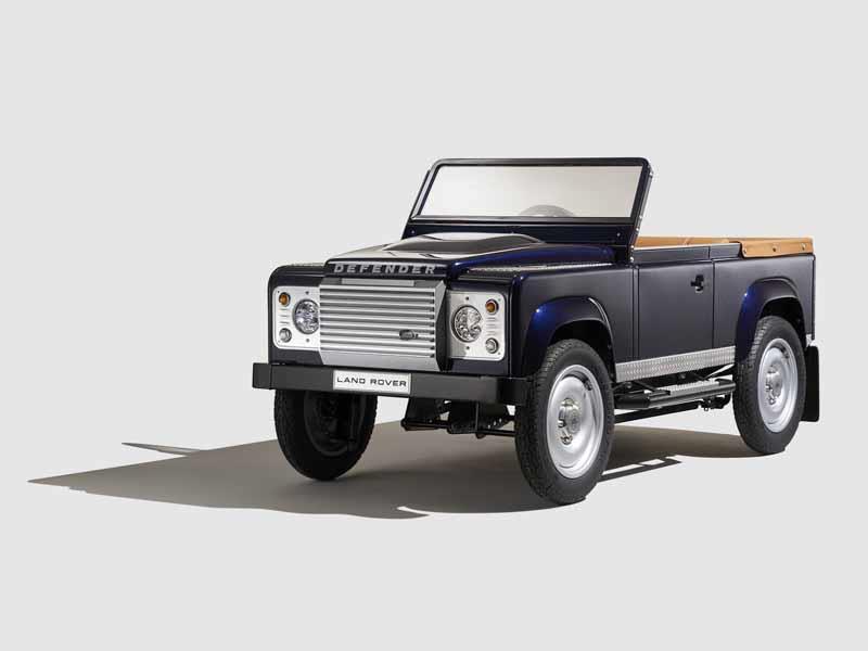 Frontera En segundo lugar patrocinado Land Rover Defender Pedal Car Concept, el auto de pedales para los pequeños