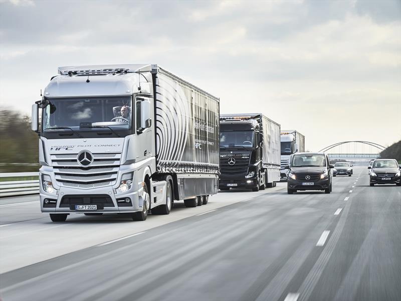 Departamento Disparates transmitir Camiones autónomos Mercedes-Benz viajan de Alemania a Holanda