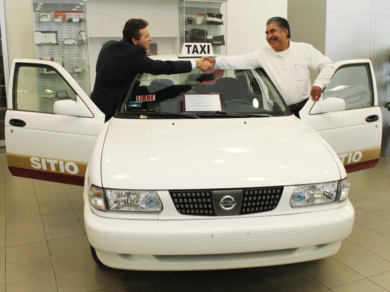 Nissan Tsuru, el auto más confiable para los taxistas