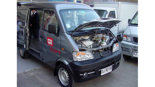 DFM y AutoGasco presentan en Chile furgón convertido a gas