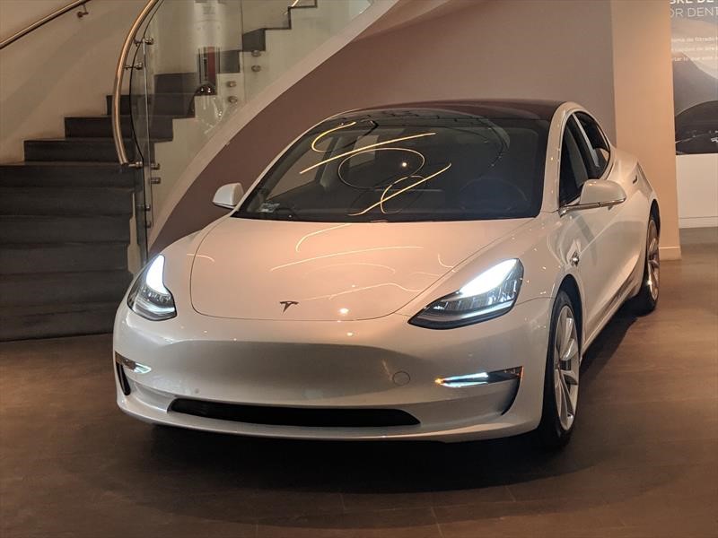 Tesla 3 llega México, el esperado eléctrico ya está