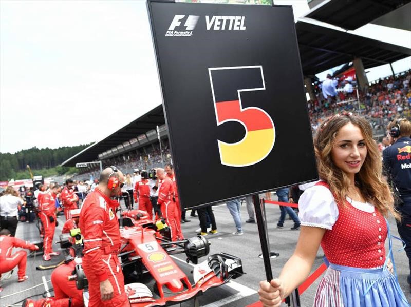 F1 2018 Bernie Ecclestone Criticó Duramente El Fin De Las Grid Girls