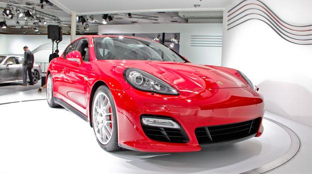 Porsche Panamera GTS 2012 debuta en el Salón de los Ángeles