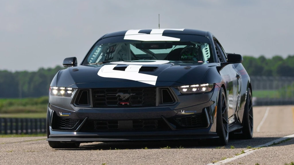 Ford Mustang Dark Horse R, el anticipo de una nueva competencia monomarca para el ponycar