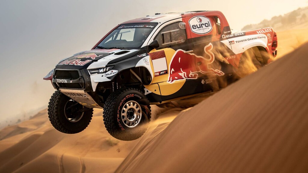 Autos: Toyota Hilux GR Sport II: con el ADN del Dakar