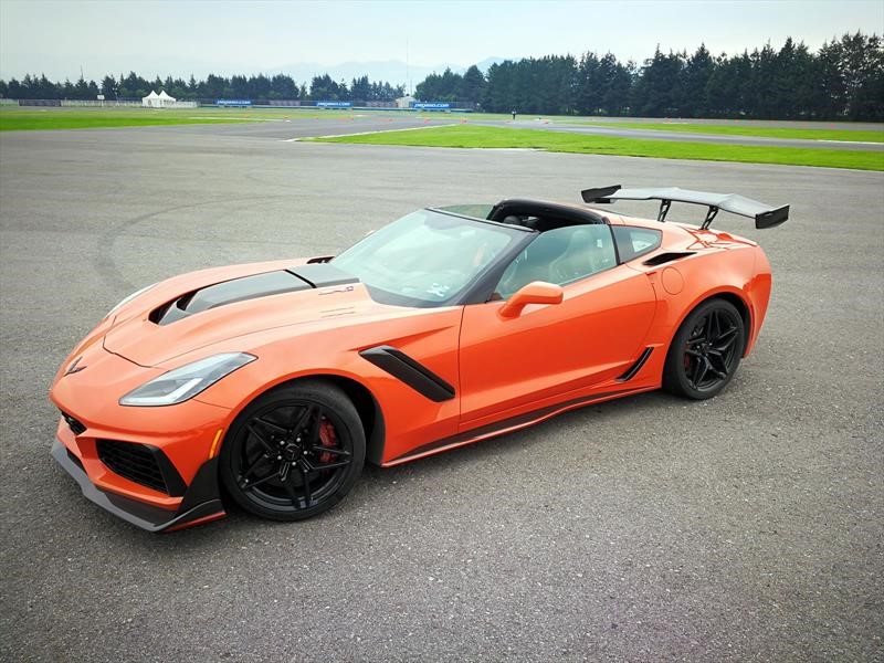 Шевроле Корвет zr1 2019