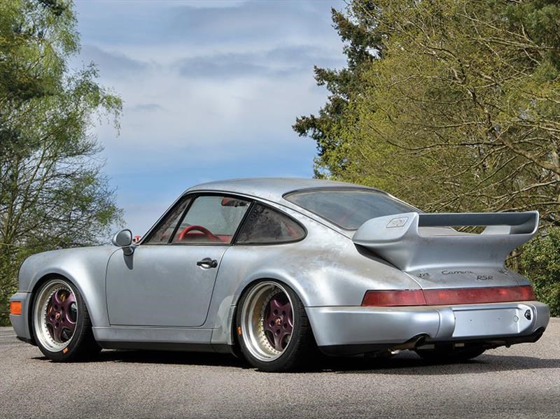 Uno de los 51 Porsche 911 Carrera RSR 3.8 de 1993 sale a la venta