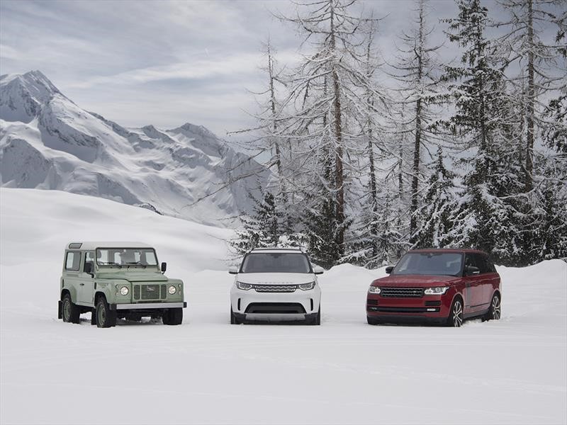 Aniversário da Land Rover celebrado nas alturas - Creative News