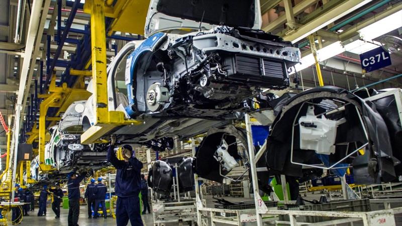 China incrementa su capacidad para fabricar autos eléctricos