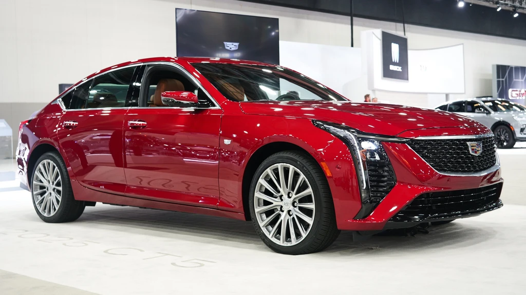 Cadillac CT5 2025, Apantallante Renovación