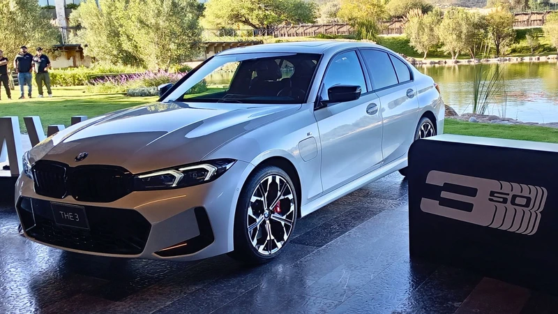 BMW 330e 50 Jahre Edition 2026 llega a México, conoce el precio de esta nueva edición especial única
