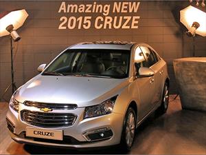 Chevrolet Cruze se actualiza para el año 2015: Inició venta en Chile
