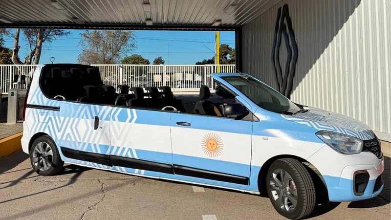 Renault creó una Kangoo Limusina y sin techo en Argentina