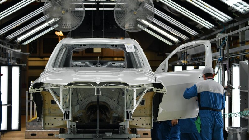 Rusia planea nacionalizar las fábricas de automotrices que suspendieron sus actividades