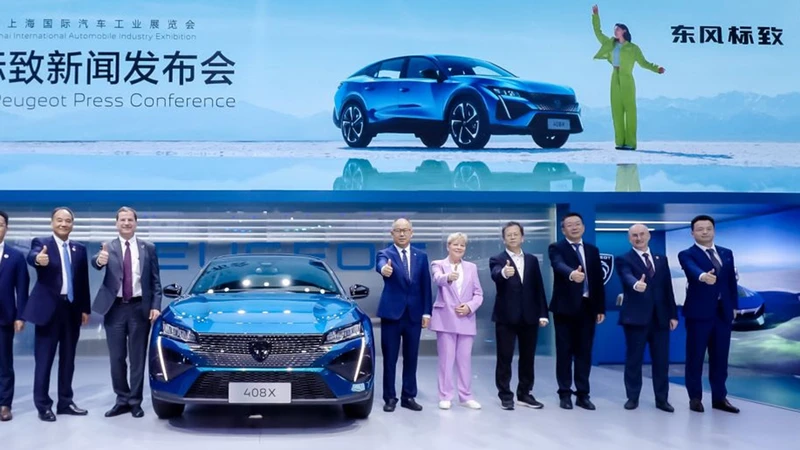 Peugeot 408X, el crossover presenta su versión para China