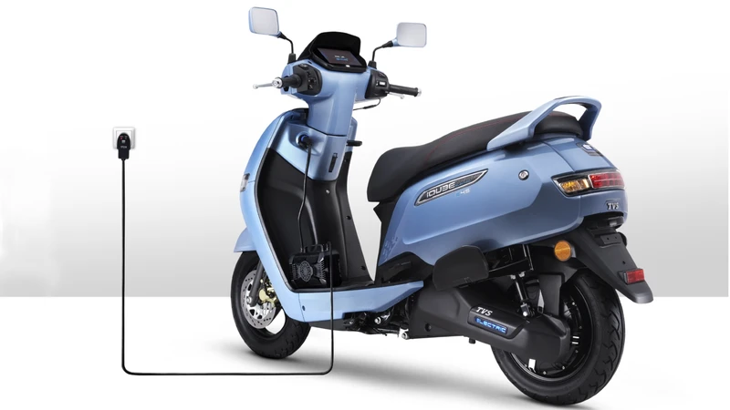 TVS iQube llega a Colombia: scooter eléctrica eficiente y asequible
