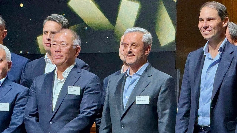 Corporación Eljuri recibe el premio Best Global Partner de Kia y refuerza su liderazgo en Ecuador