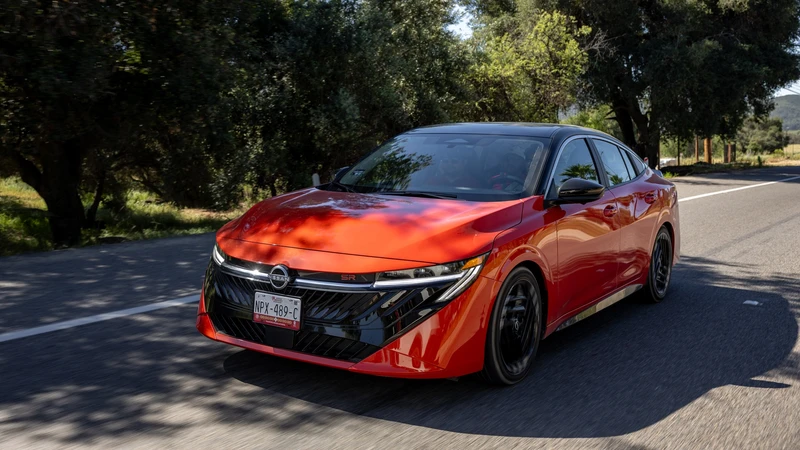 Nissan Sentra 2026, primer contacto en México