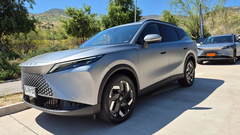 Omoda C7 en Chile: un SUV crossover que democratiza elementos de confort, seguridad y tecnología