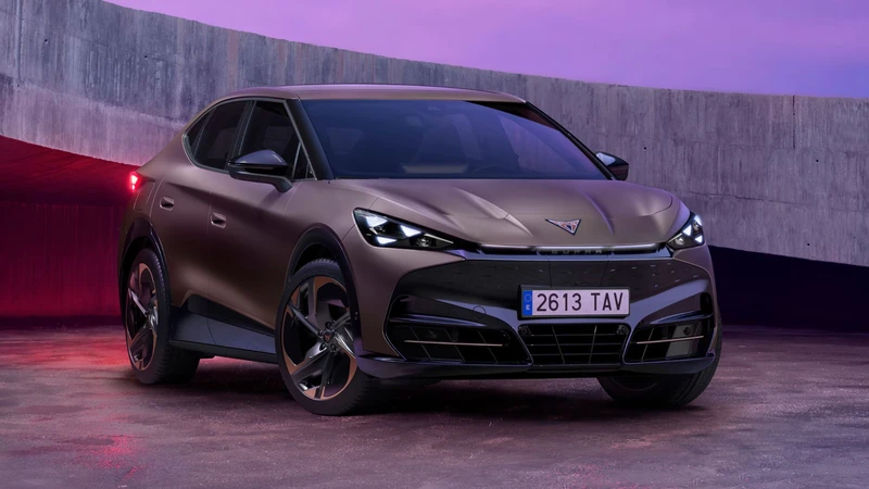 Cupra actualiza el Tavascan con más autonomía y conectividad